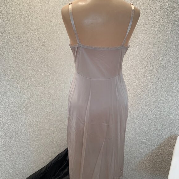 Vintage Shadow Line lace trim slip size small great condition - Picture 3 of 8
